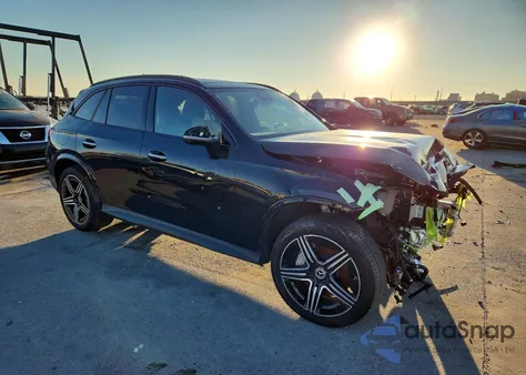 2025 Mercedes-Benz Glc 300 4Matic z USA, uszkodzony, nr VIN W1NKM4HBXSF241132